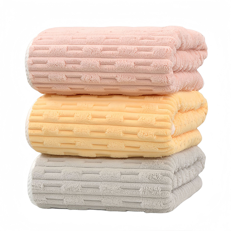 Towel – Sturdy Edge-Locking Excellent Warmth Thick Dense Fleece Fluffy Soft Meticulous Craftsmanship Towel
